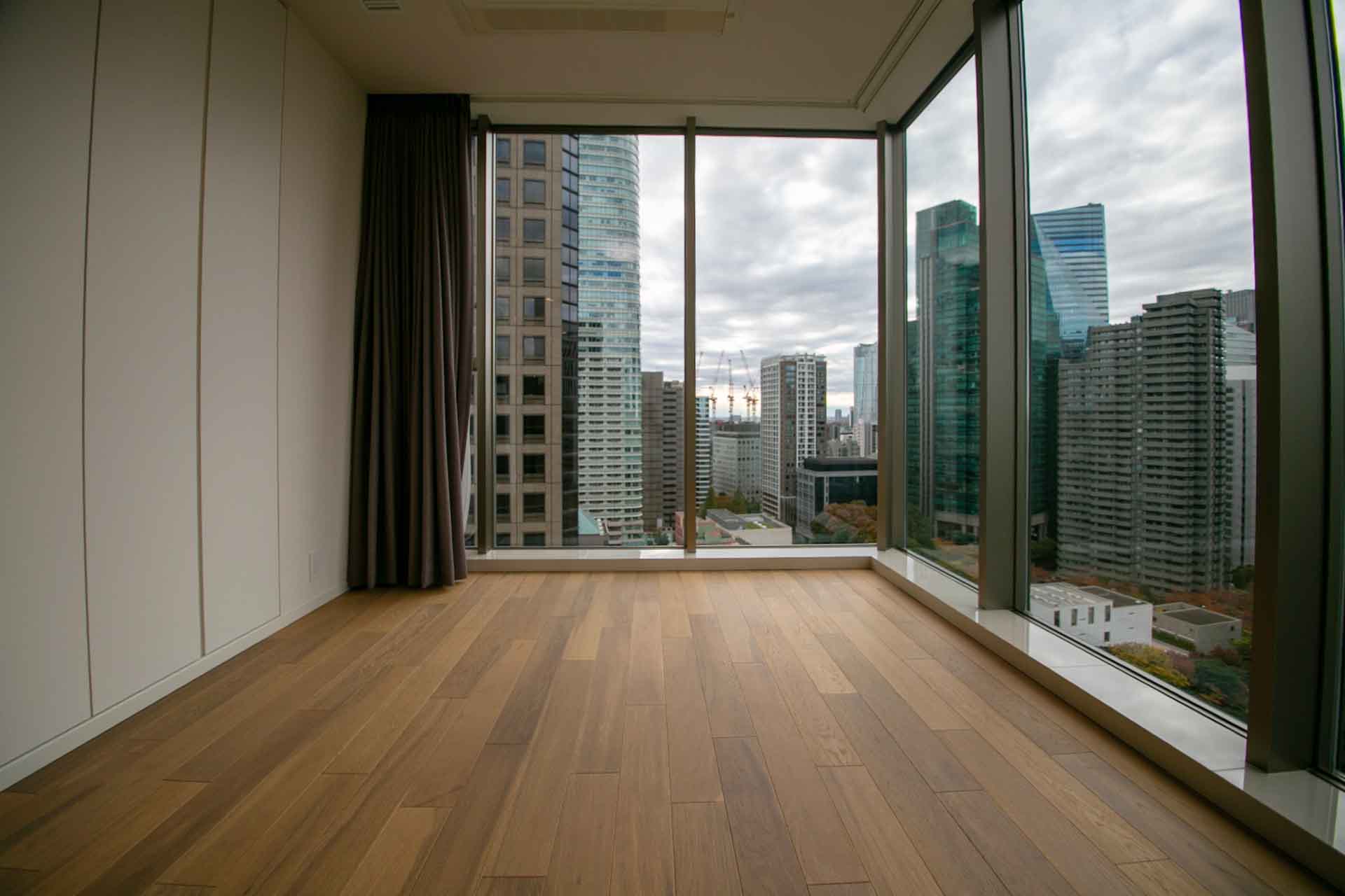 Park Court Toranomon bedroom2.jpg