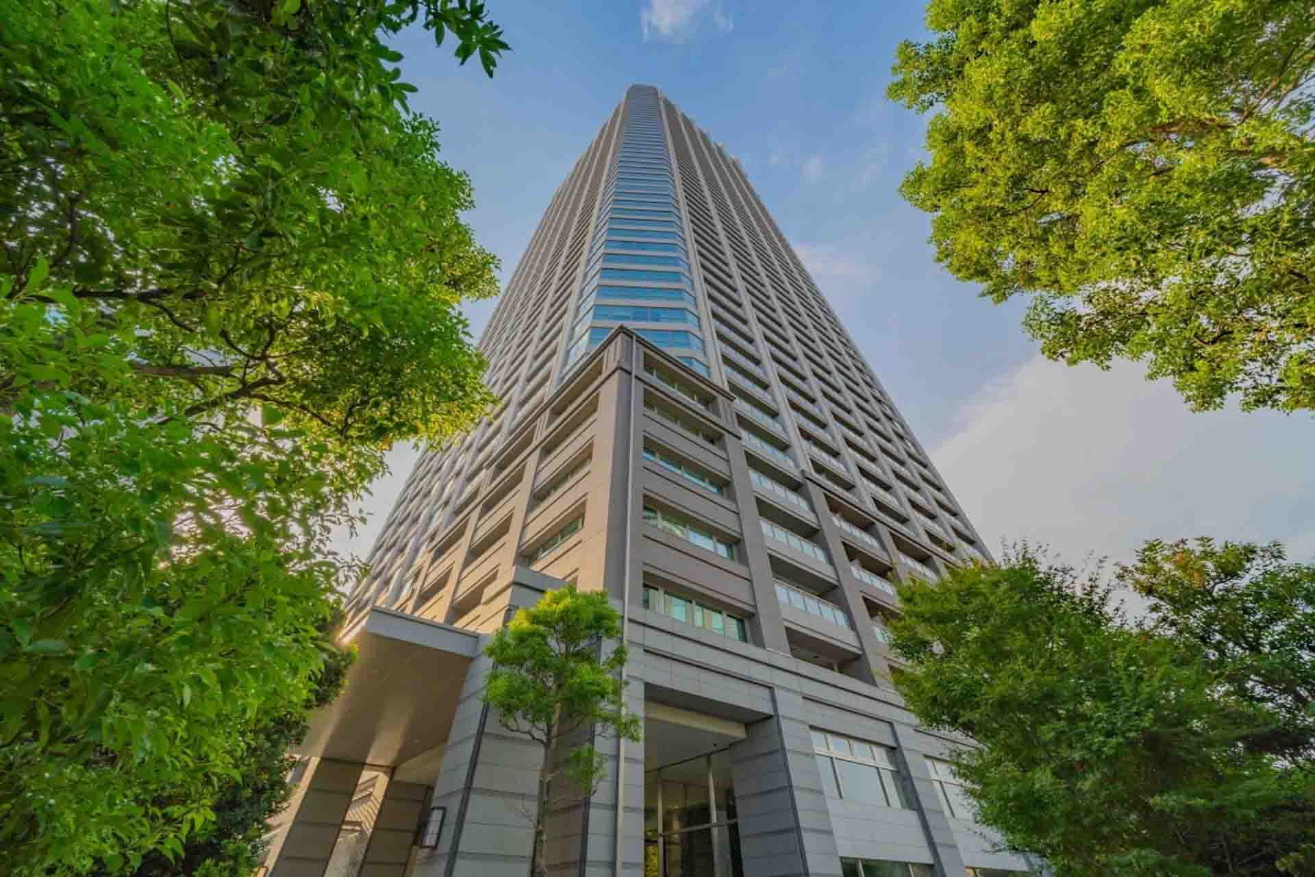Tomihisa Cross Comfort Tower2.jpg