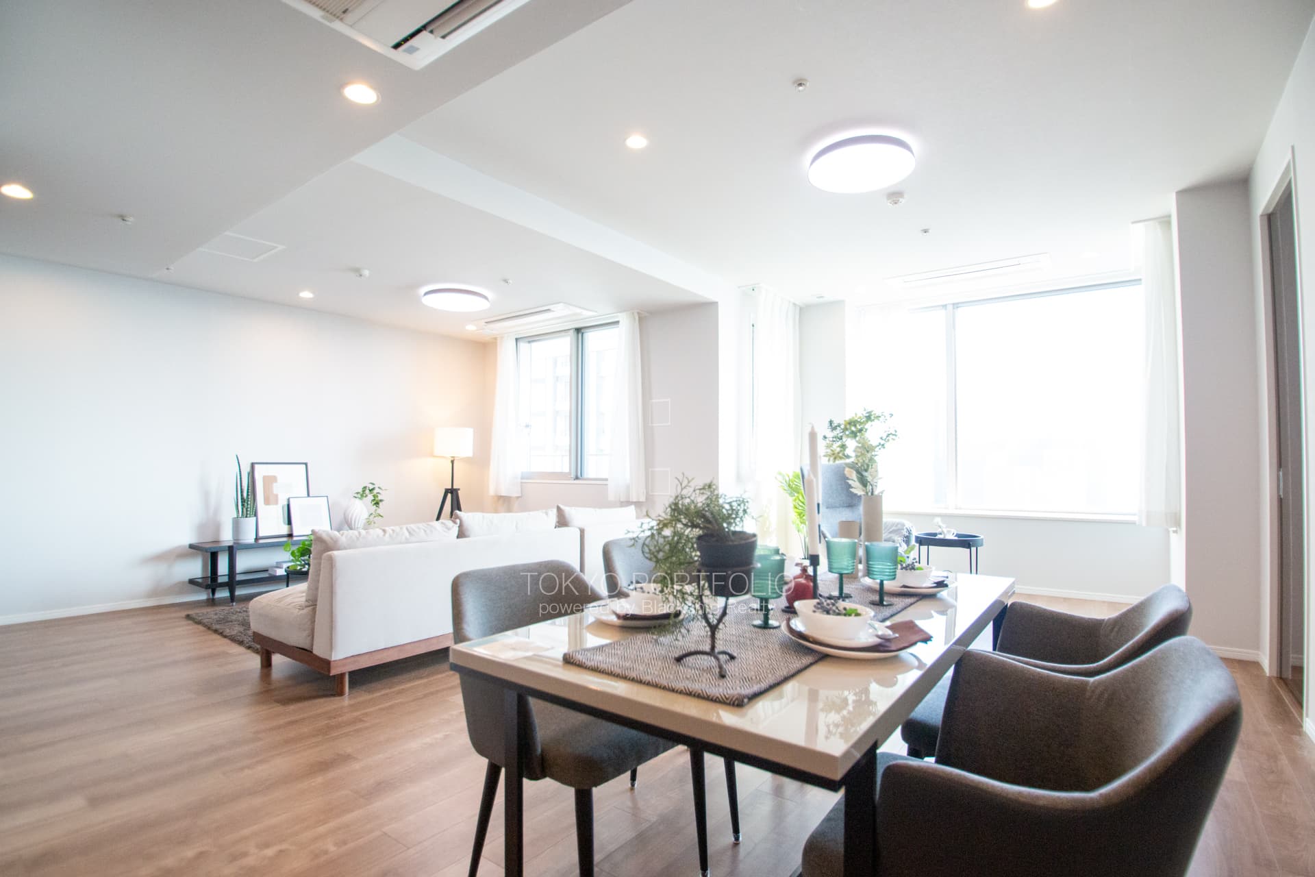 Tokyo Twin Parks Left Wings-02.jpg