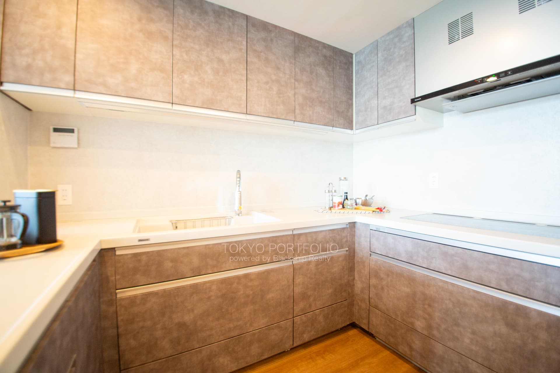 Tokyo Twin Parks Left Wings-04.jpg