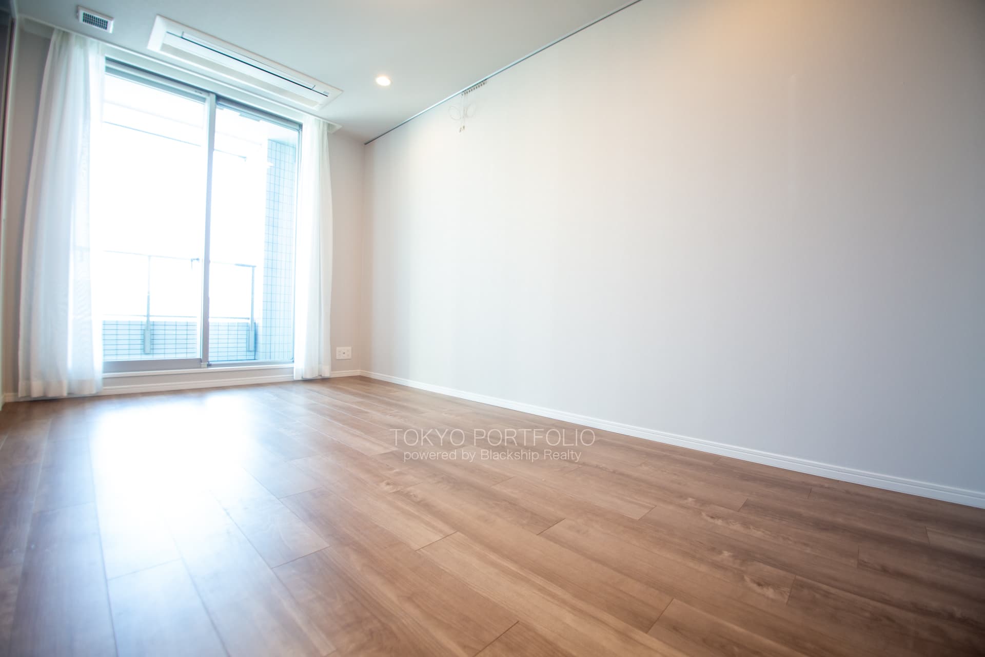 Tokyo Twin Parks Left Wings-06.jpg