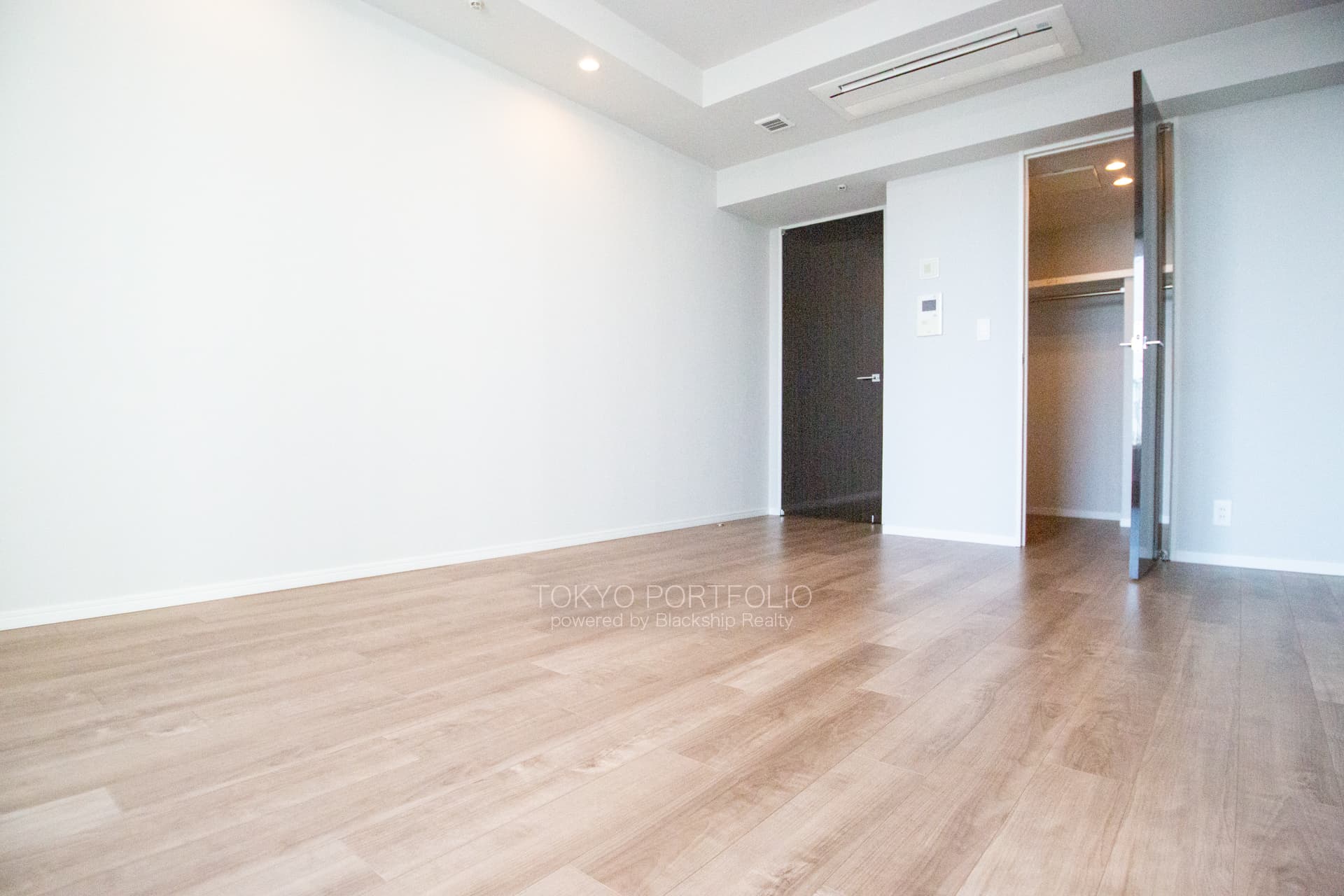 Tokyo Twin Parks Left Wings-08.jpg