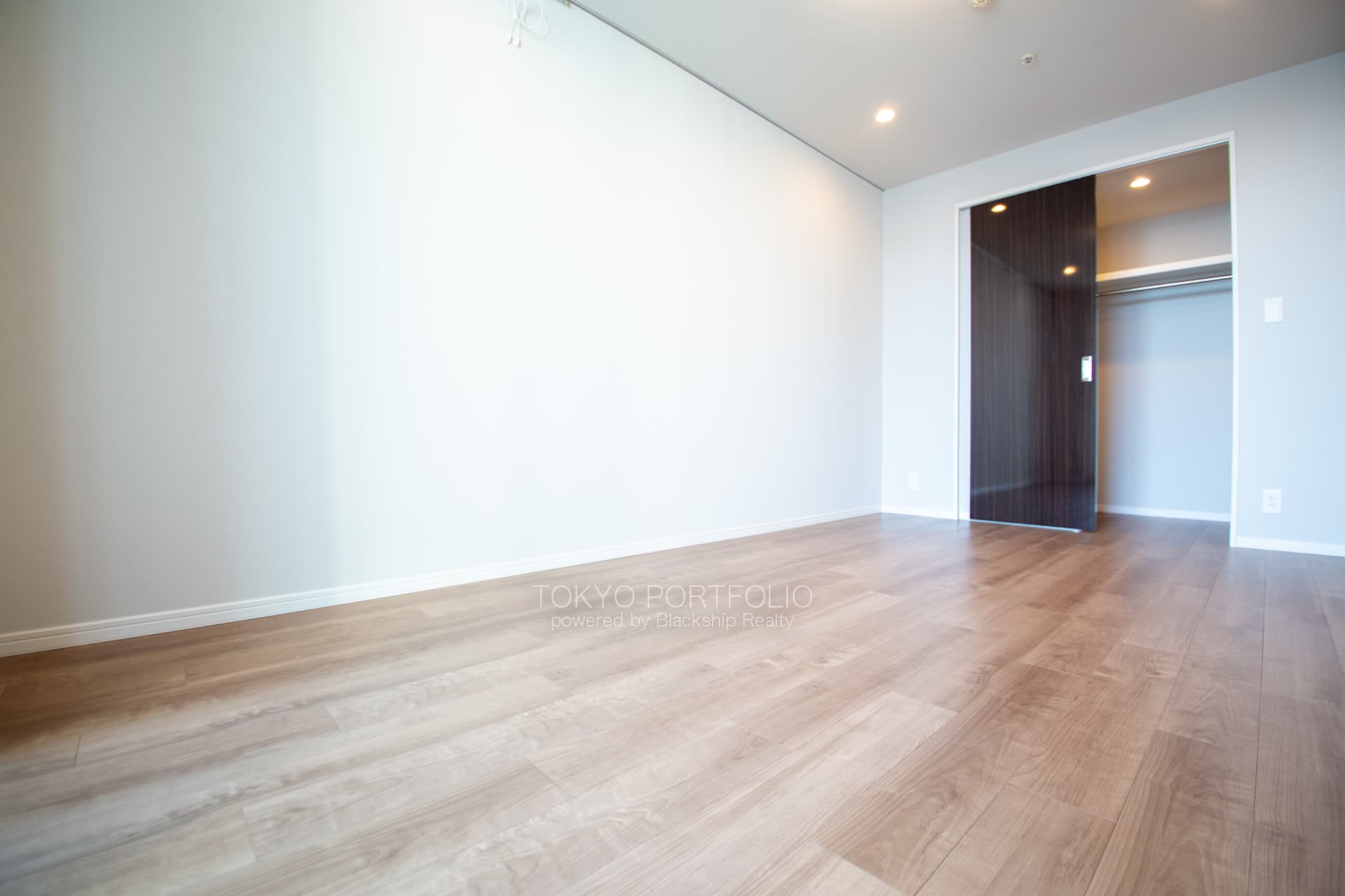 Tokyo Twin Parks Left Wings-05.jpg