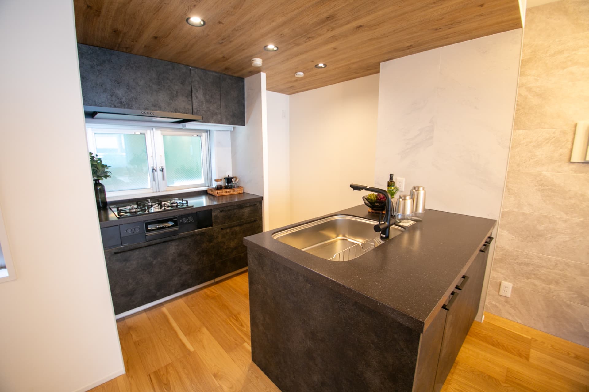 SEBON GRANDIR KAKINOKIZAKA. IG-15.jpg