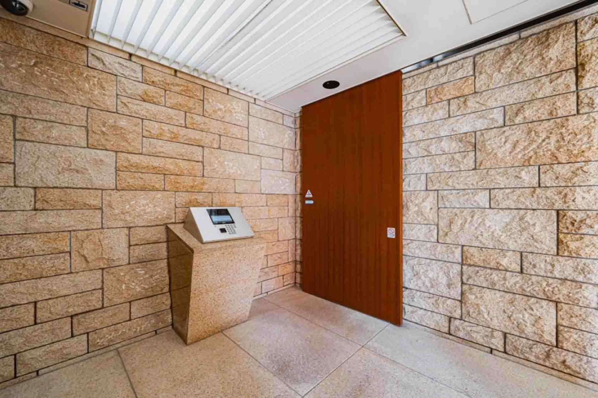 Park Court Minamiazabu Hilltop Residence19.jpg