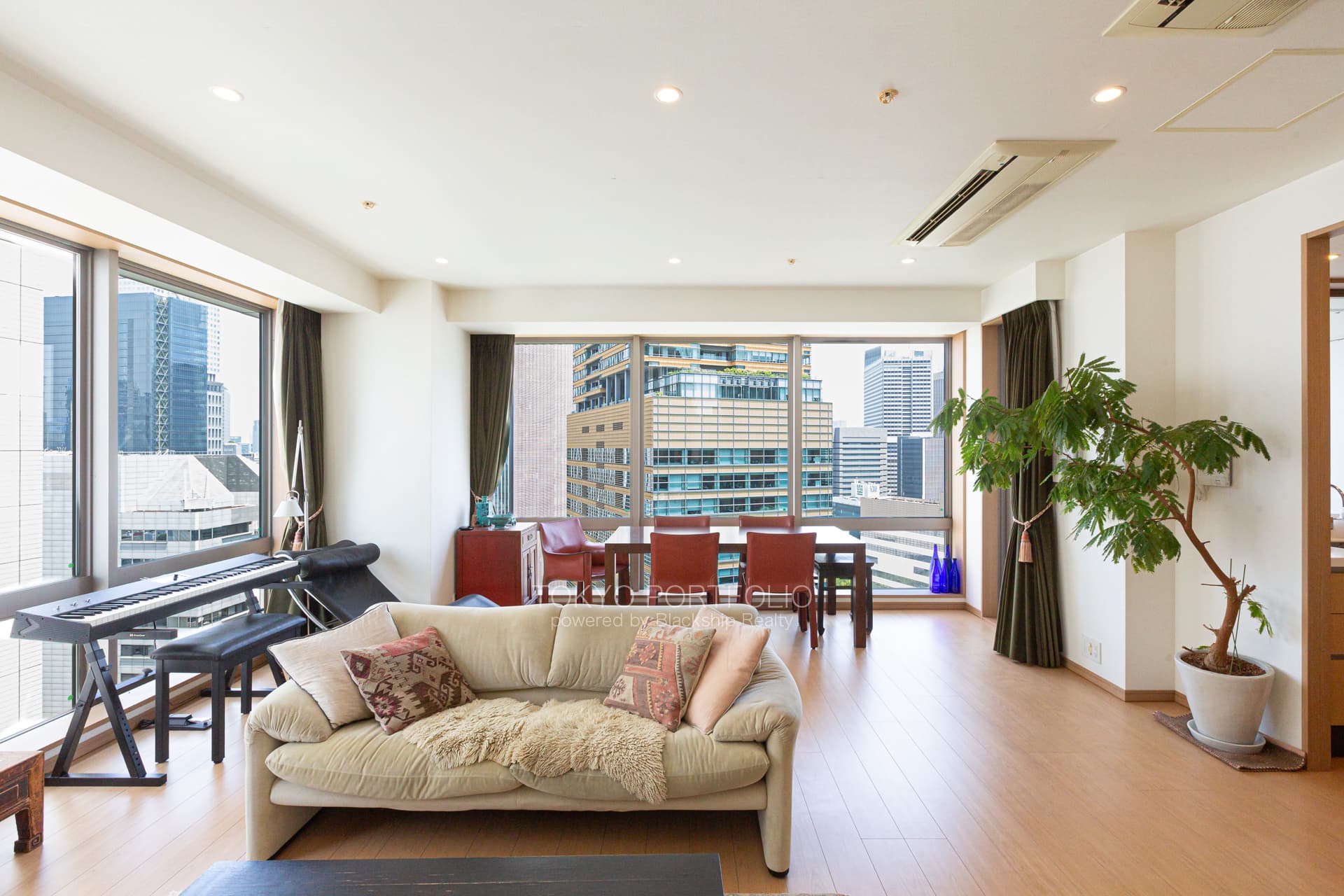 sasion sakurazaka-02.jpg