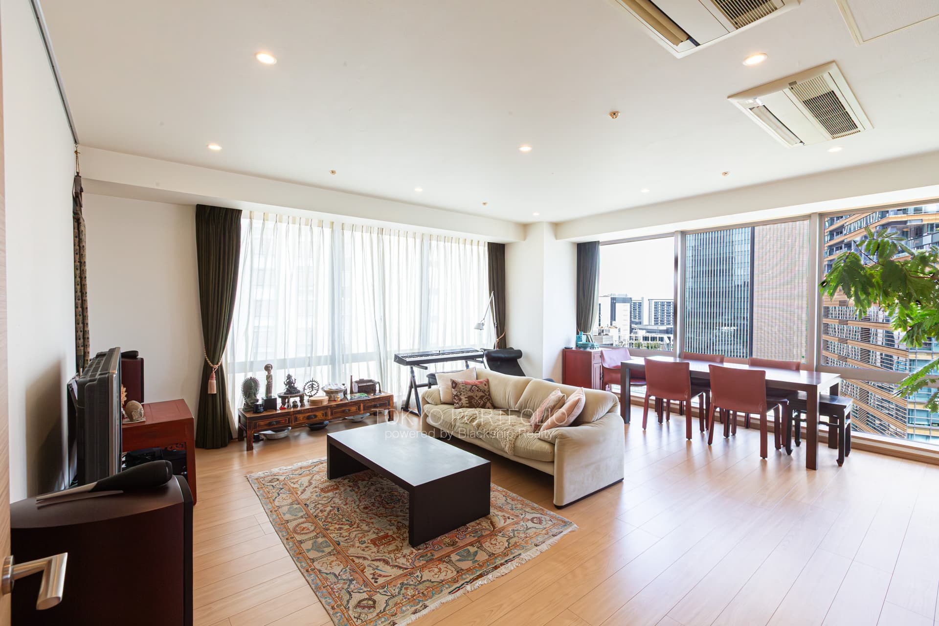 sasion sakurazaka-01.jpg