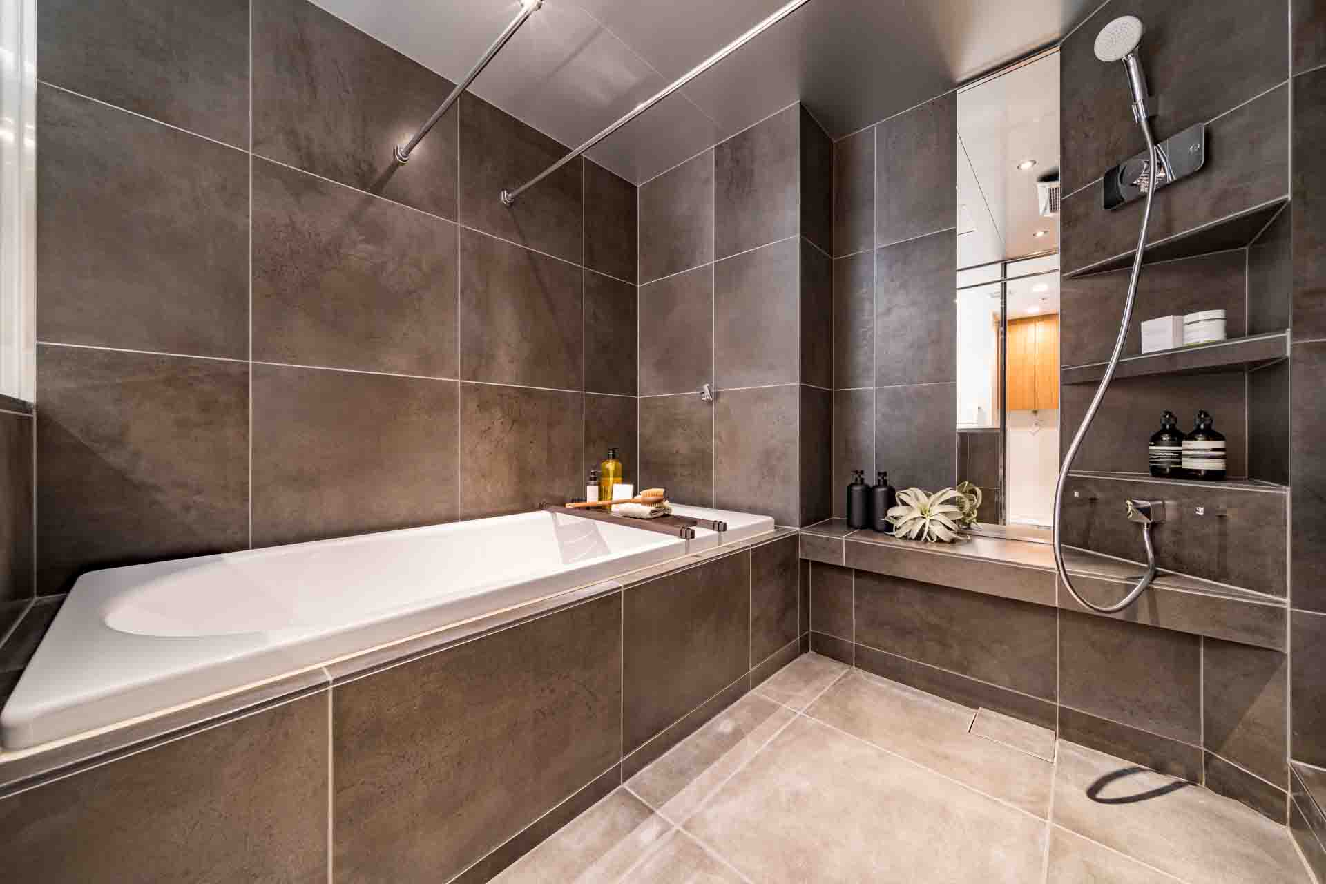 THE ROPPONGI TOKYO Bathroom2.jpg