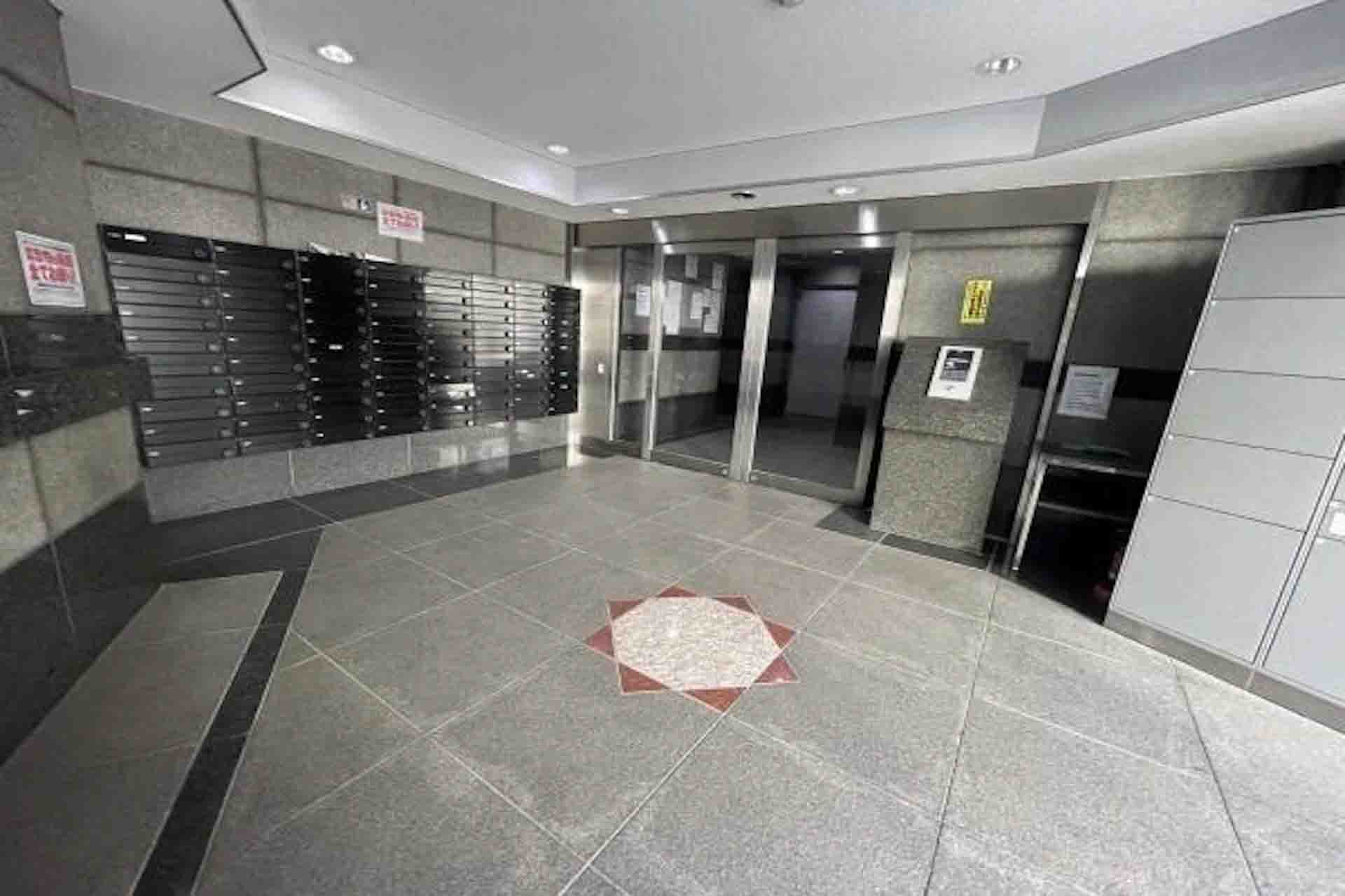 Grand Palace Minamiazabu Sendaizaka1.jpg