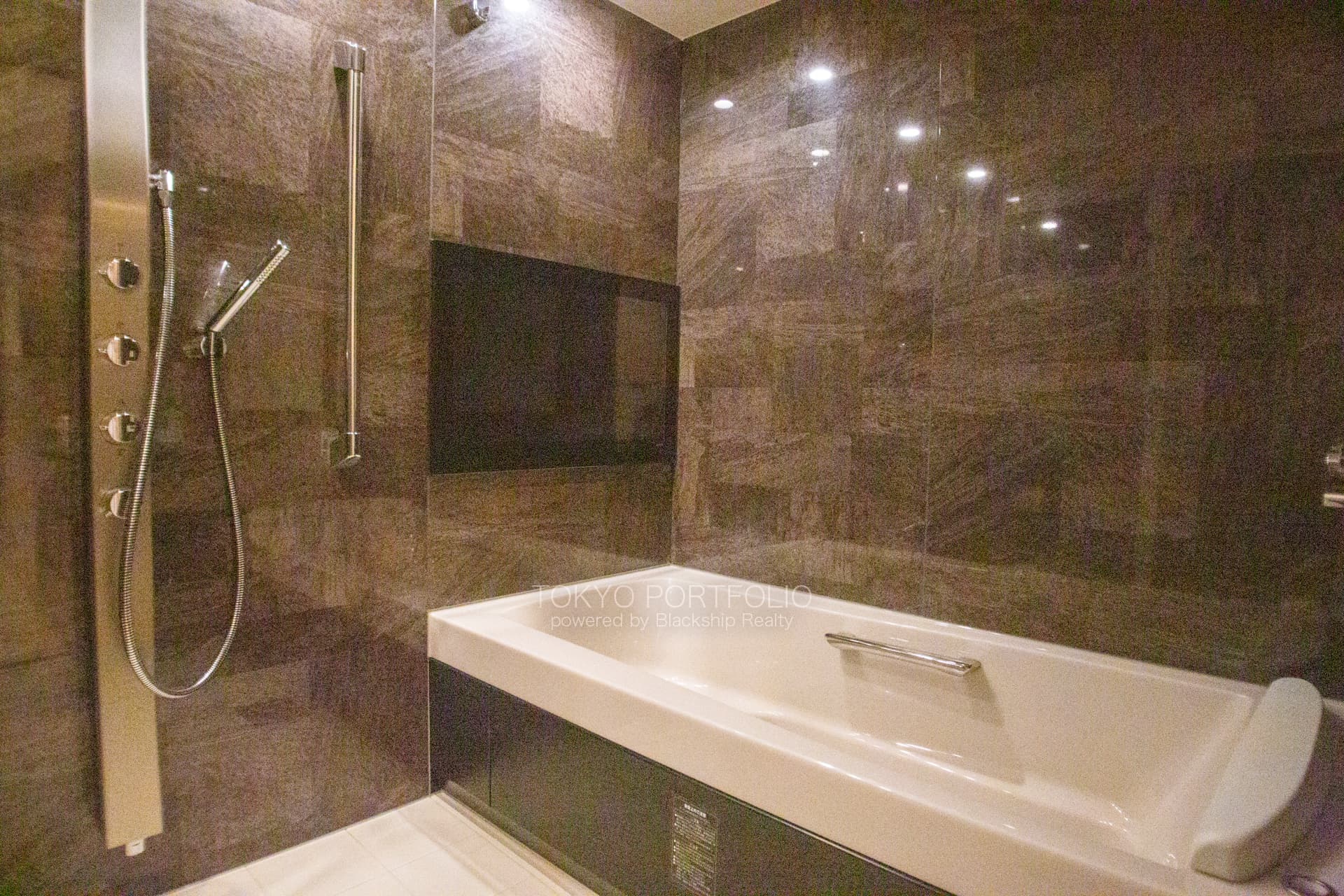 Daikanyama Address-09.jpg