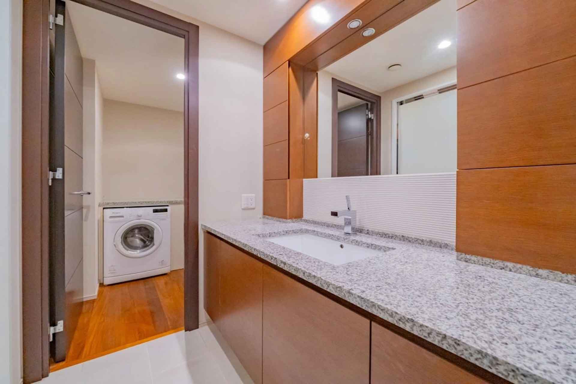 Akasaka Tower Residence Top of the Hill10.jpg