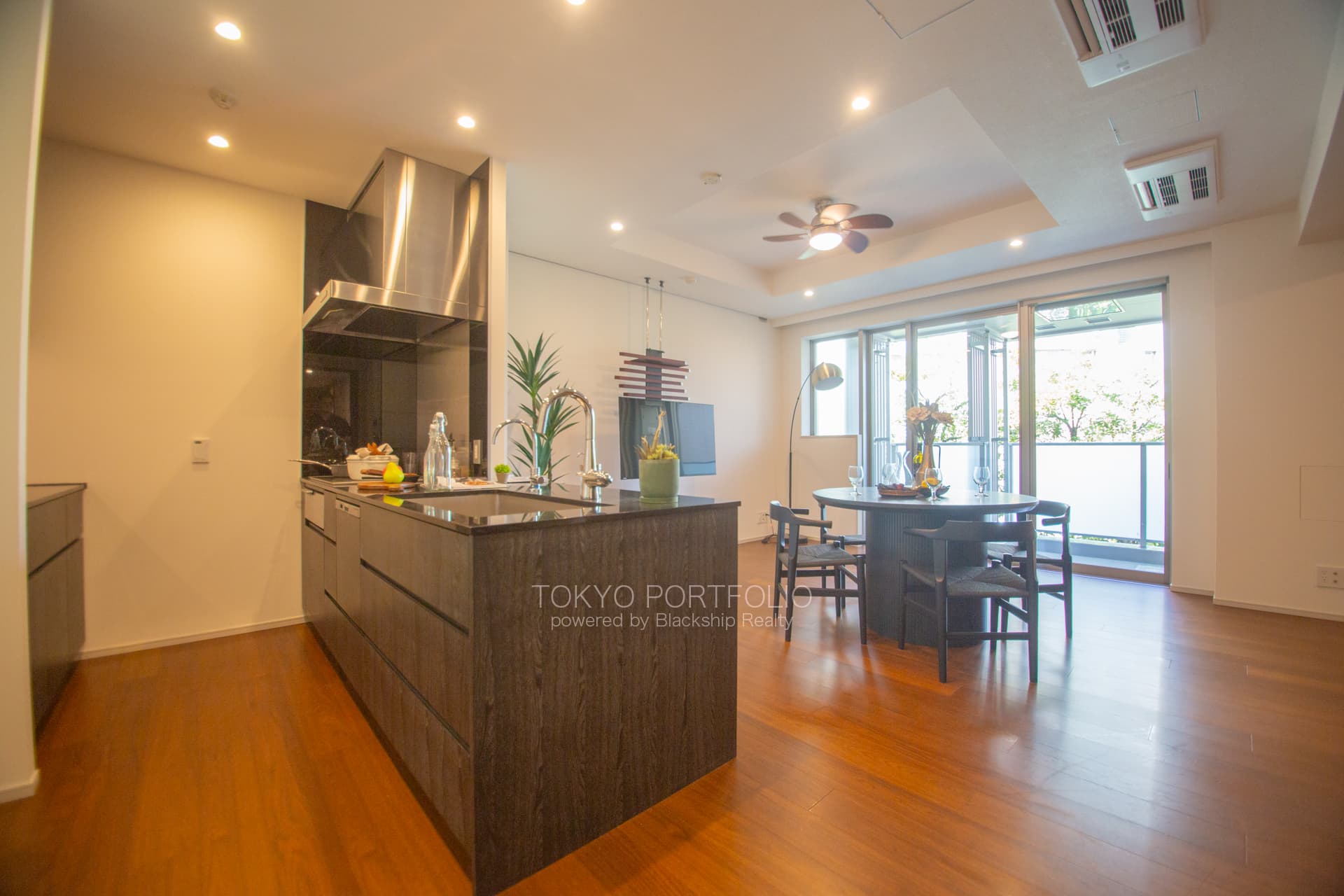 The Parkhouse Grand. Minamiaoyama Takagicho-03.jpg