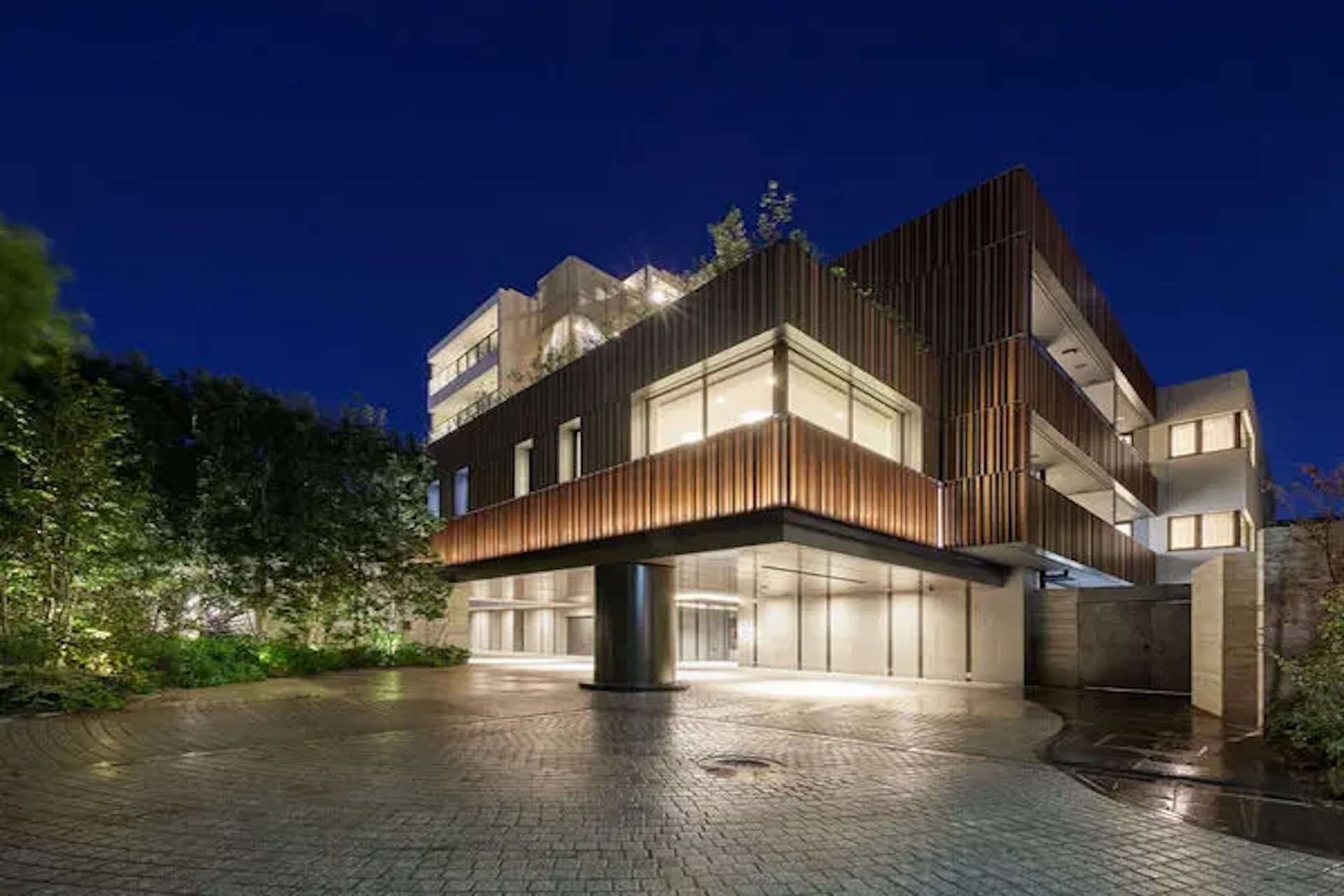 Park Court Shirokane Chojamaru17.jpg