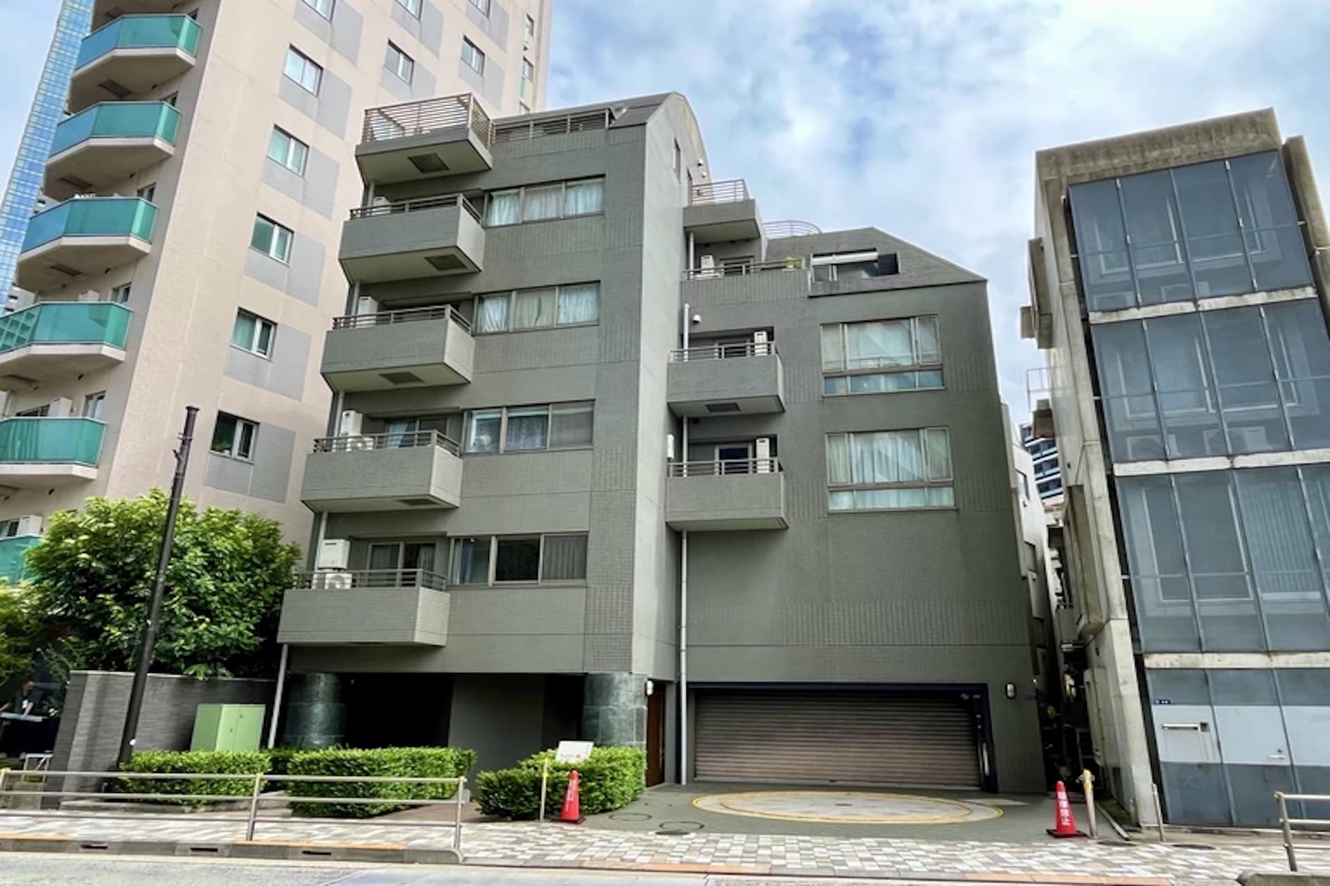 Sophia Higashi Roppongi 2.jpg