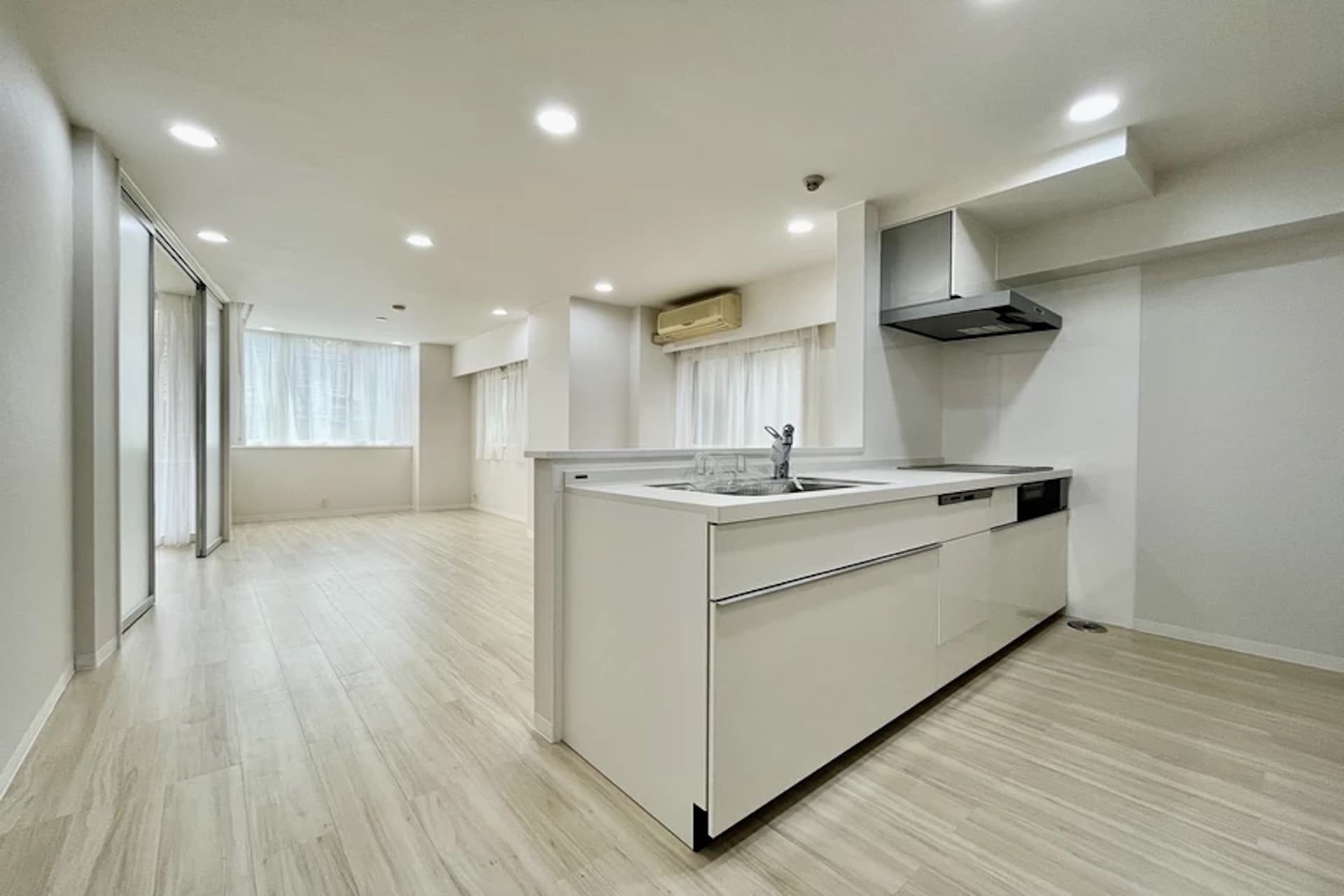 Sophia Higashi Roppongi 7.jpg