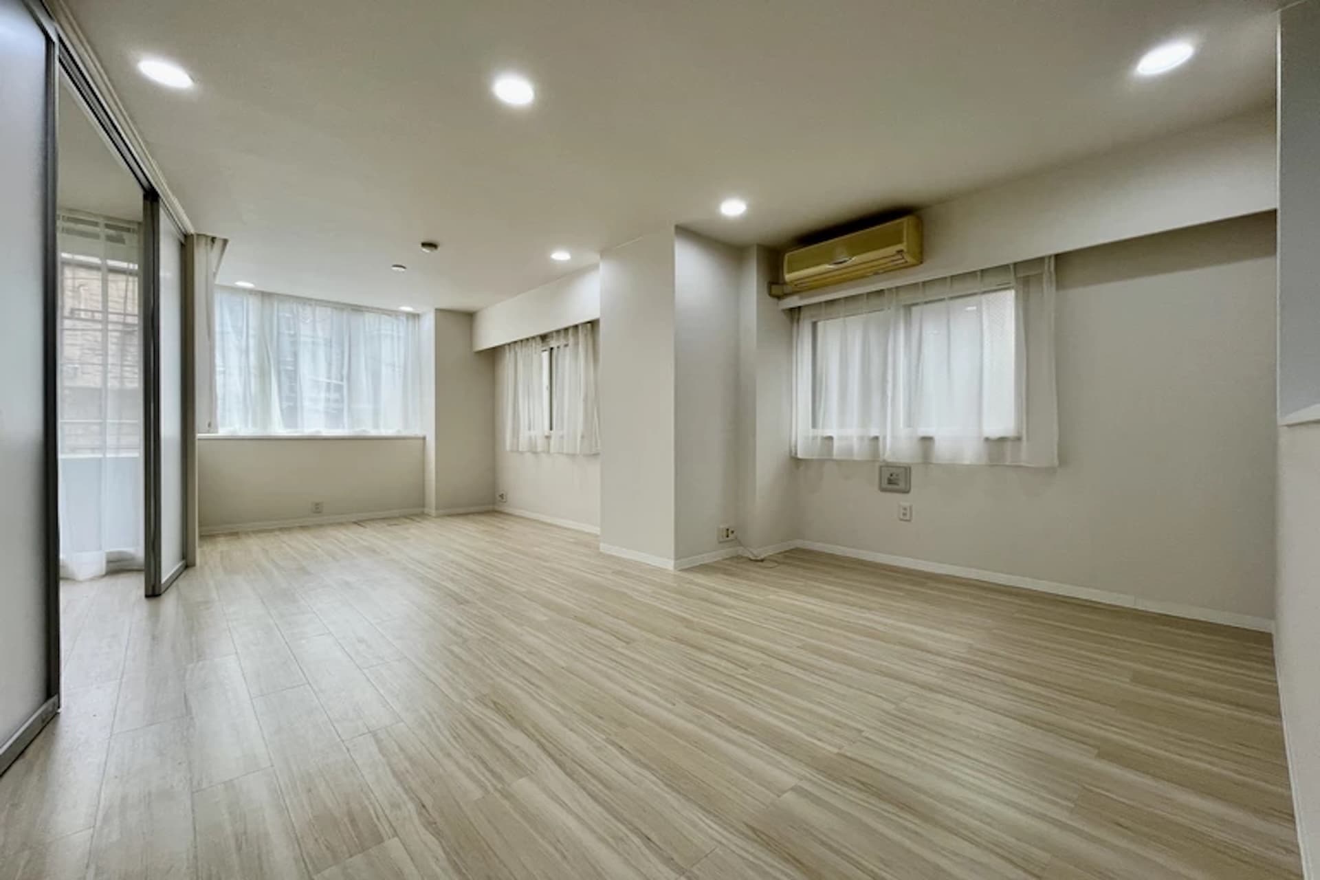 Sophia Higashi Roppongi 1.jpg