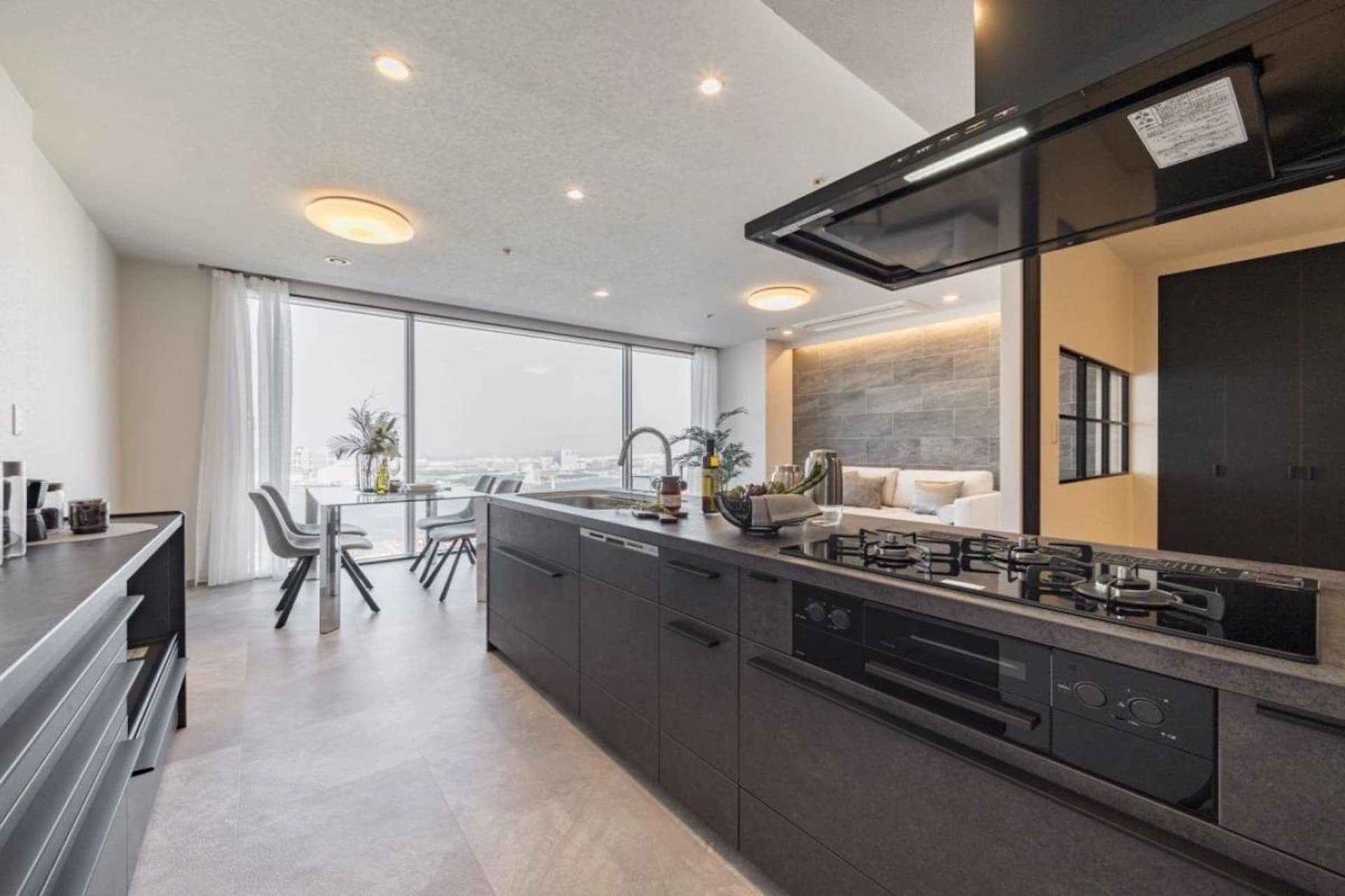 World City Towers Aqua Tower 7.jpg