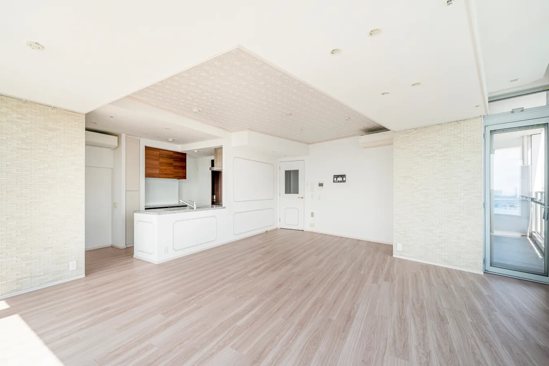 GLOBAL FRONT TOWER24.jpg