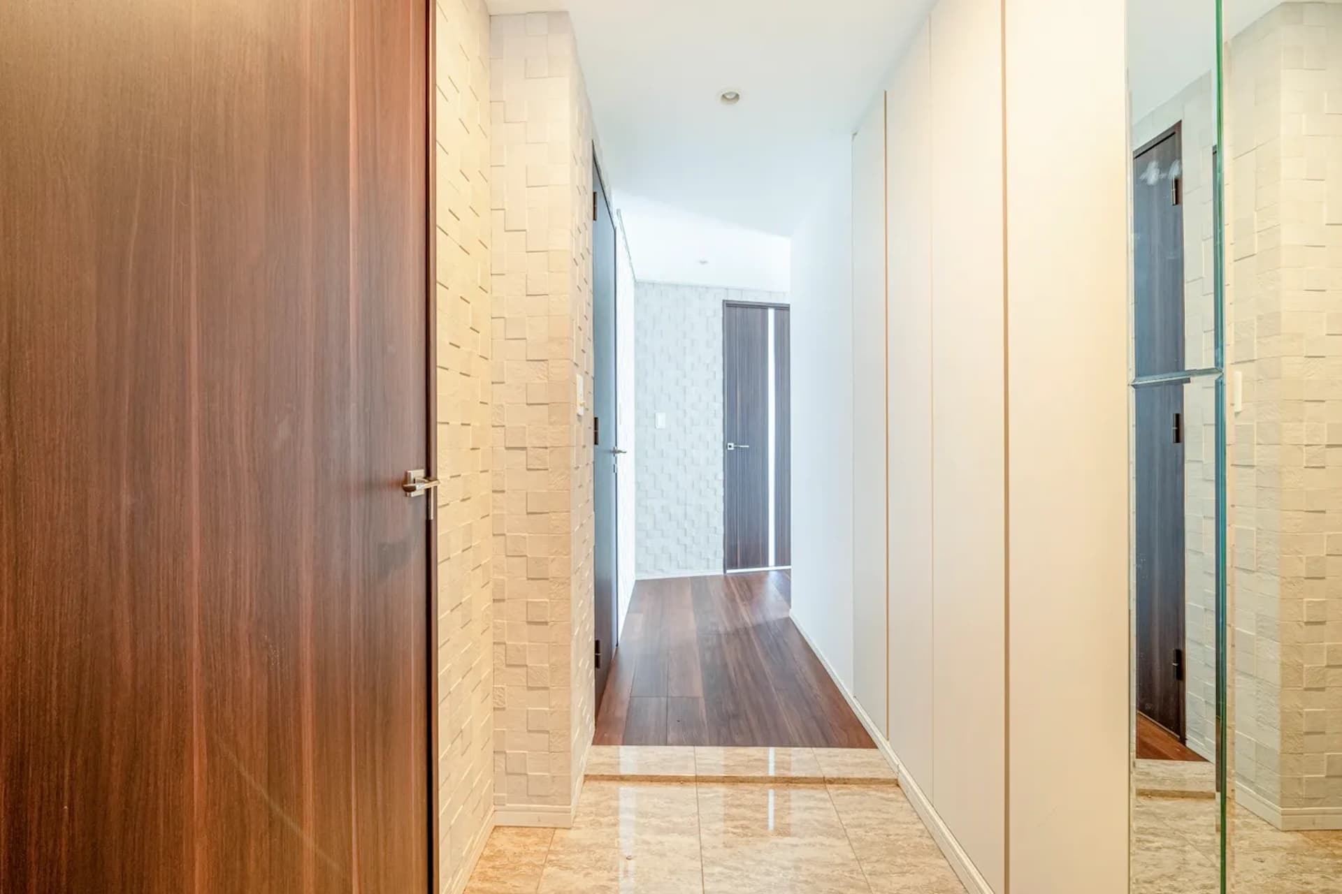 GLOBAL FRONT TOWER21.jpg