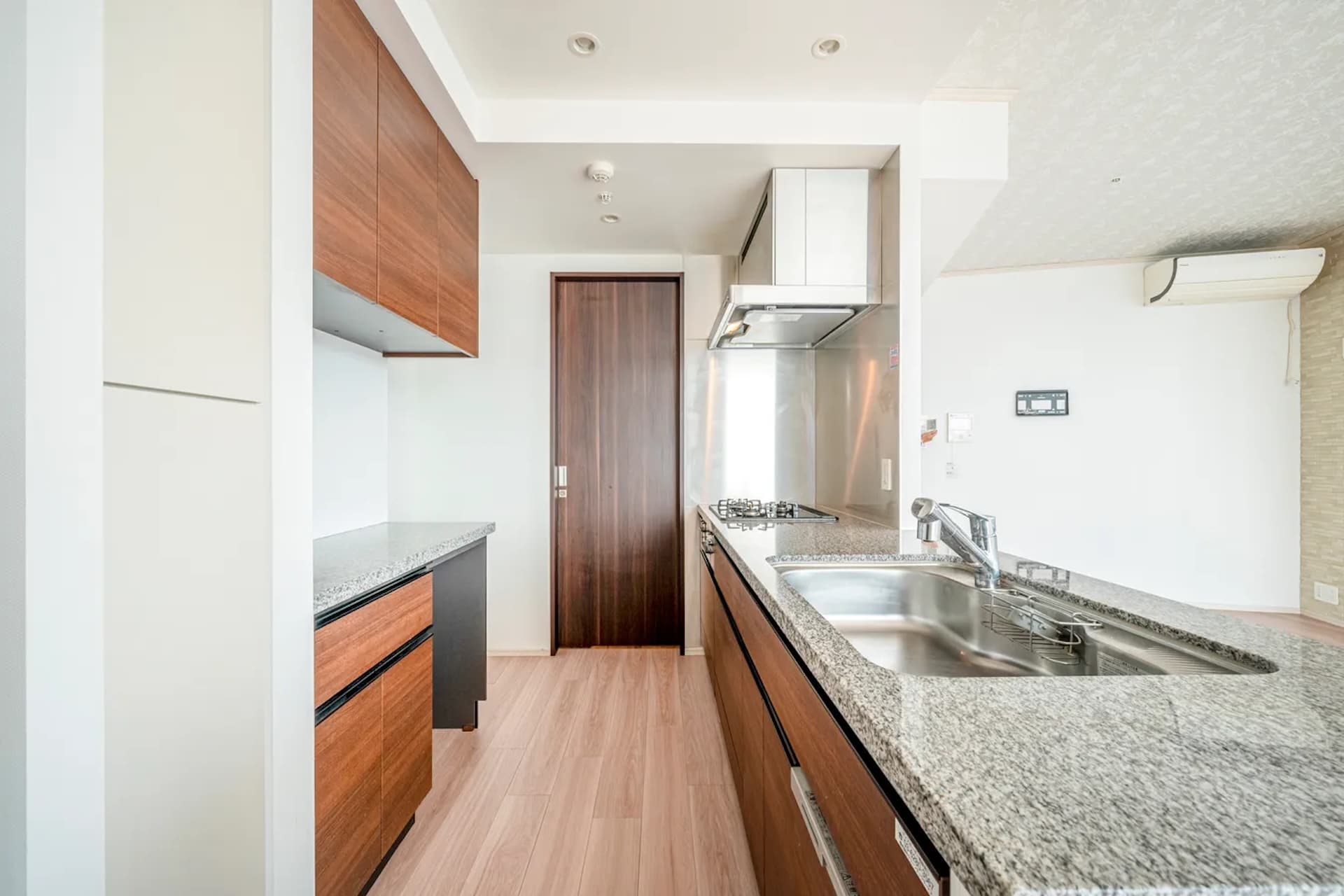 GLOBAL FRONT TOWER17.jpg