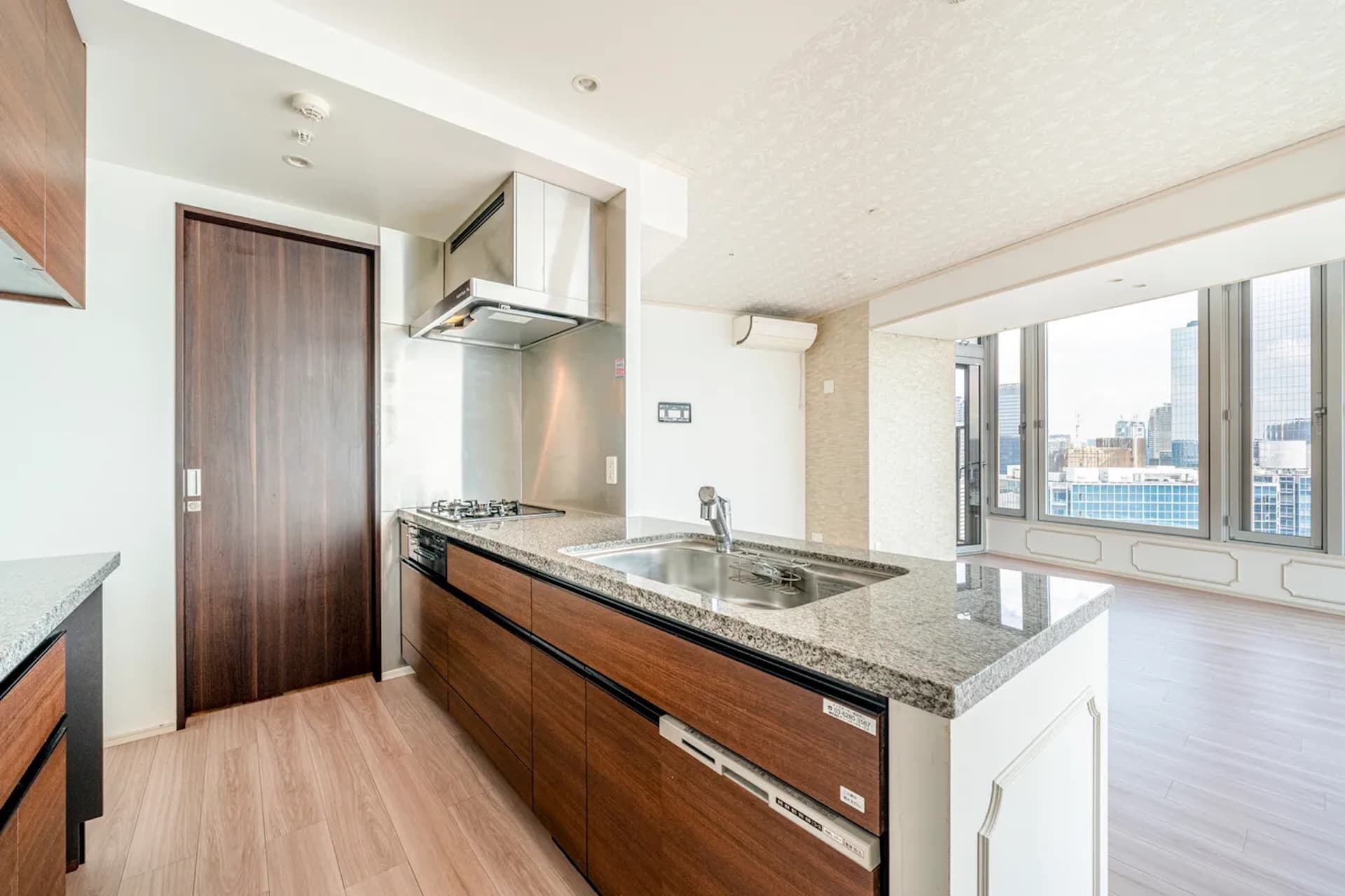 GLOBAL FRONT TOWER20.jpg