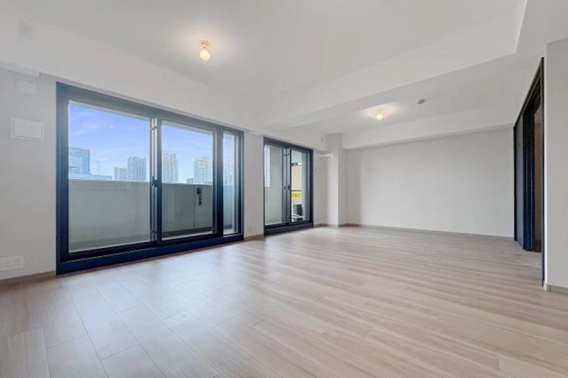 Crest Form Tamachi Bayfront Square3.jpg