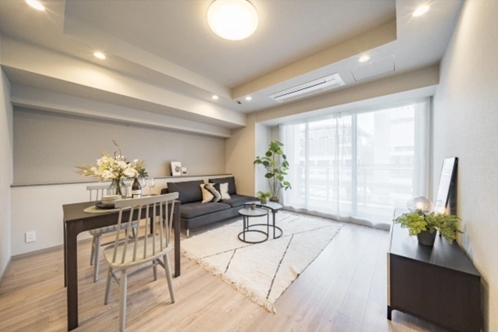 Caterina Mita Tower Suites West Arc4.jpg