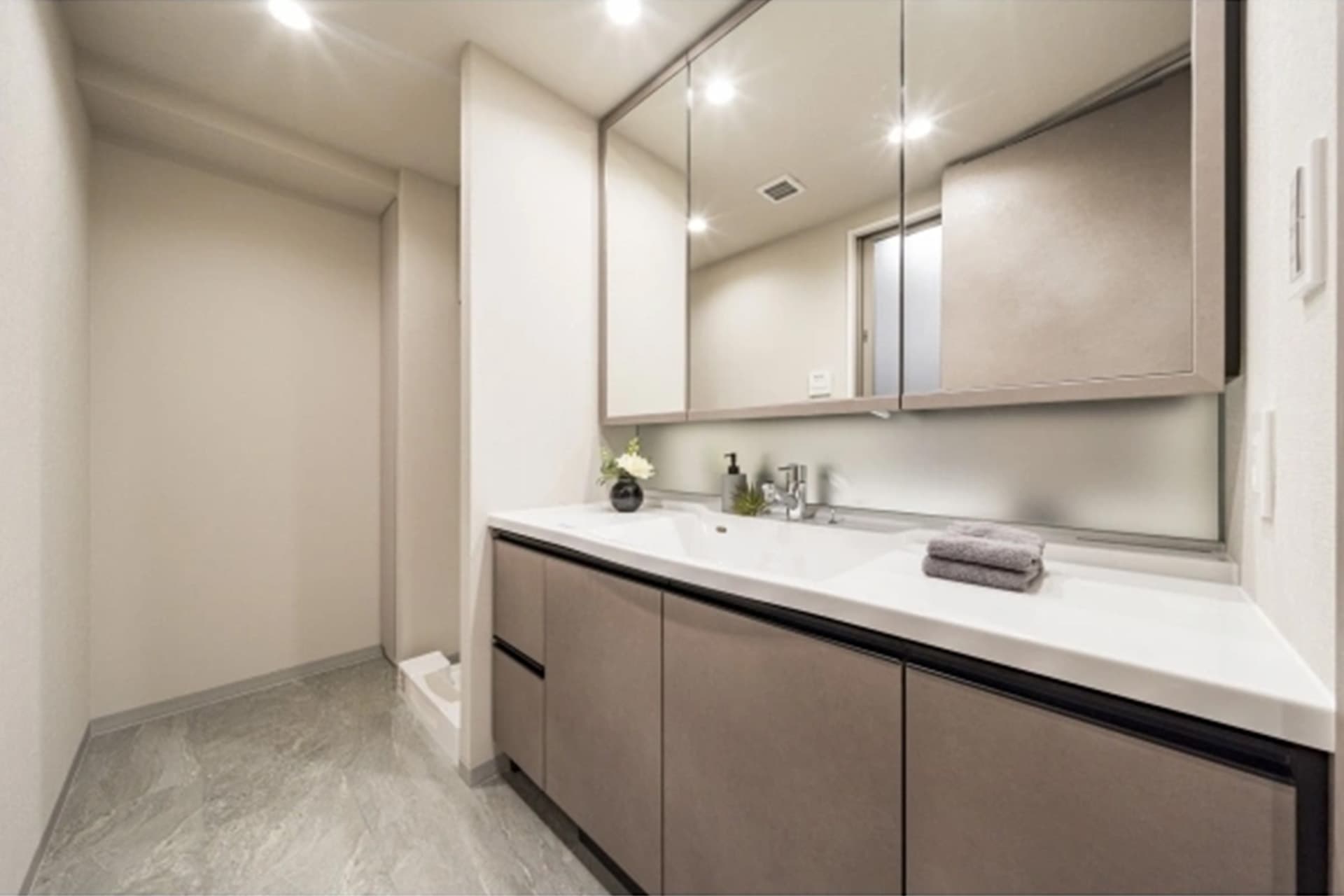 Caterina Mita Tower Suites West Arc13.jpg