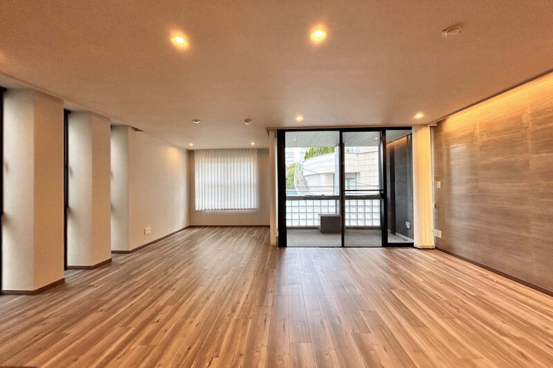 Excelage Jingumae10.jpg