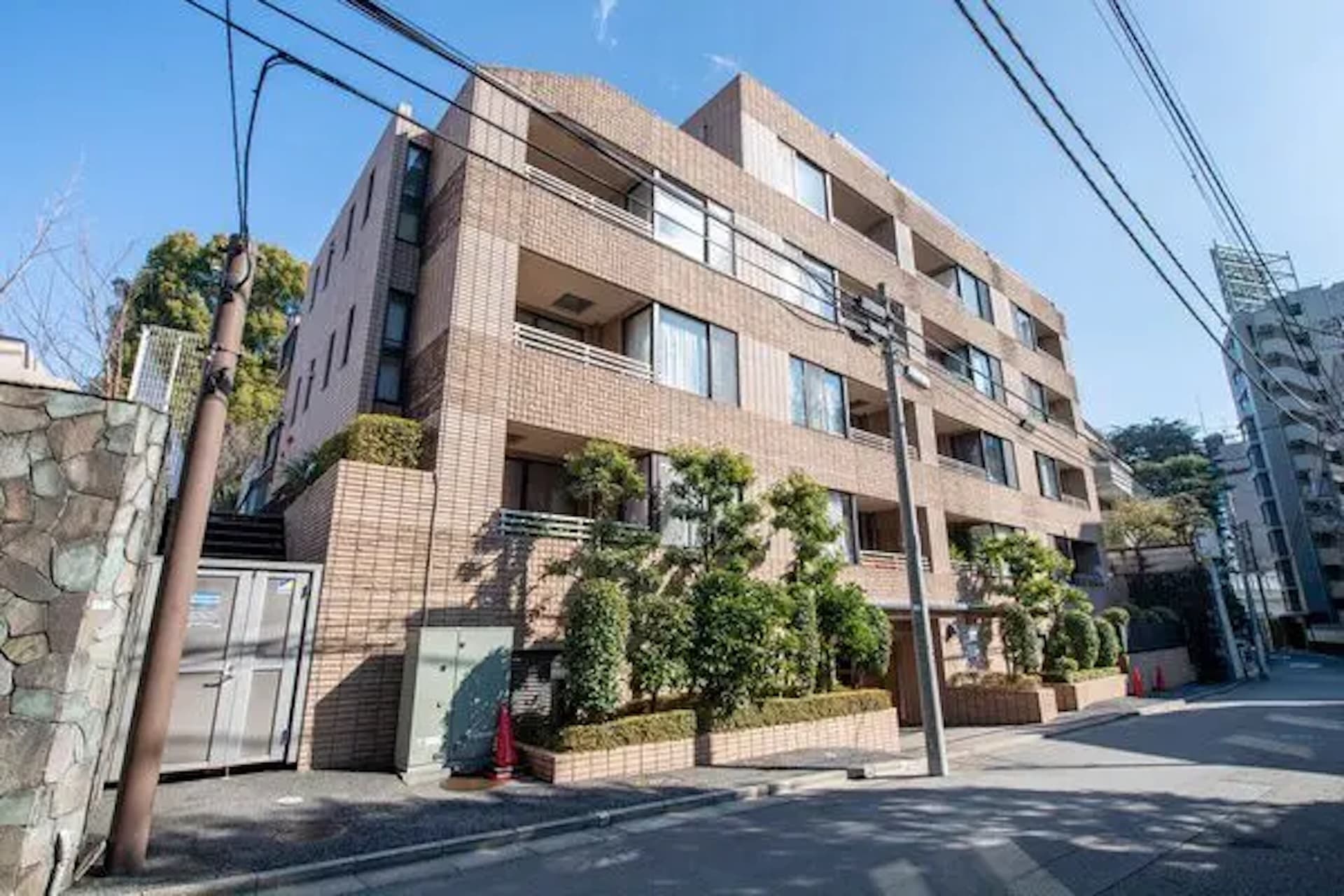 Cremage Minami Aoyama 11.jpg