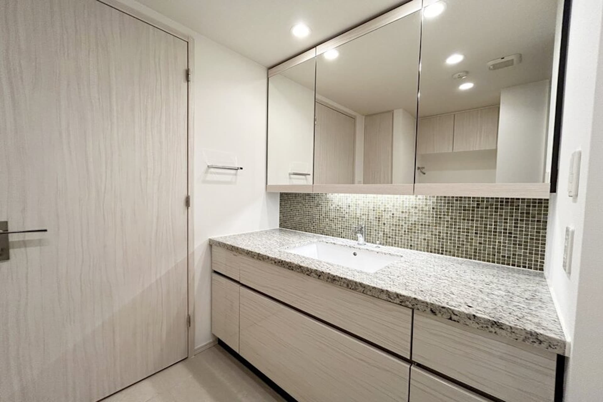 Park Court Shibuya Oyamacho The Plane 9.jpg