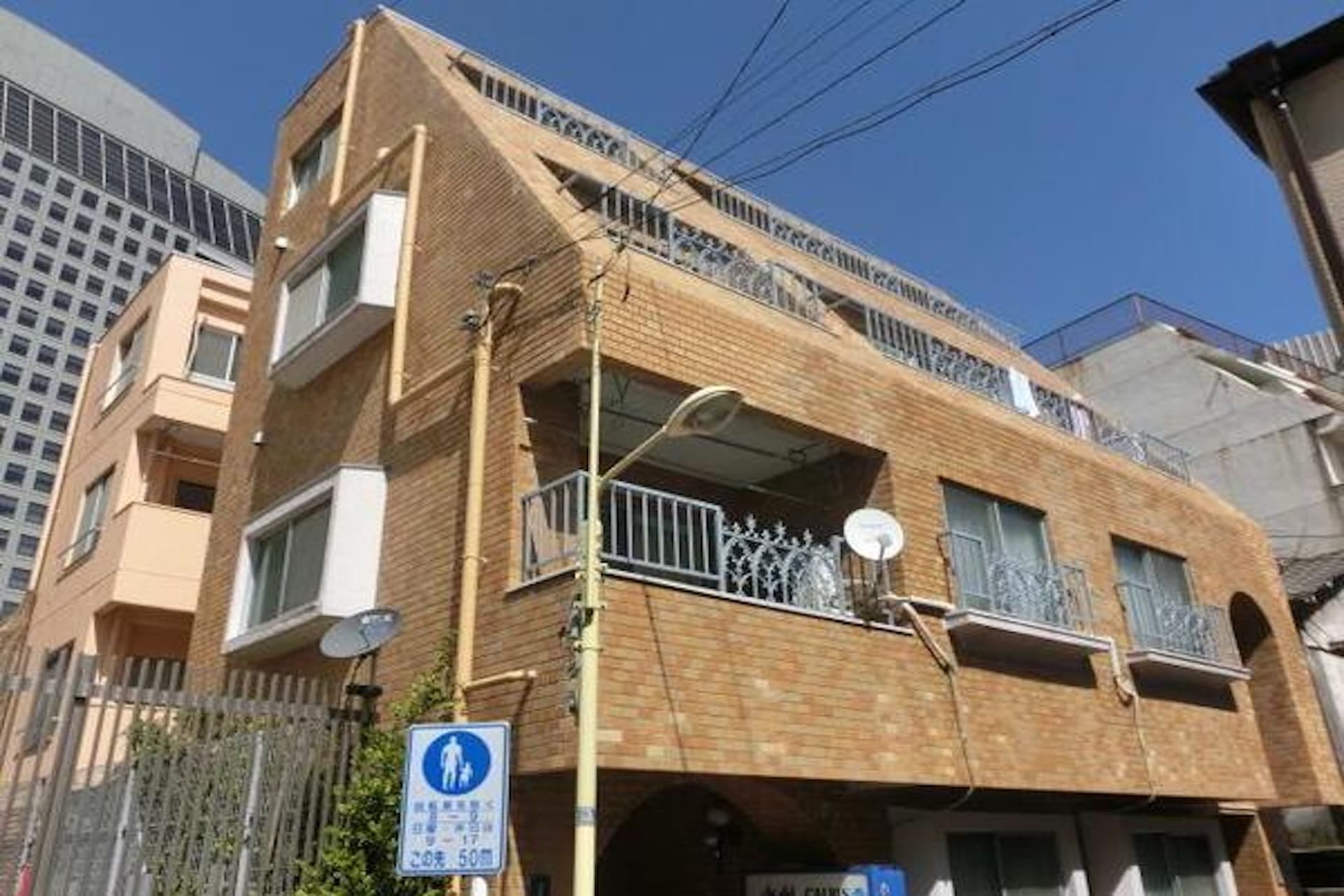 Esta Yoyogi 2.jpg