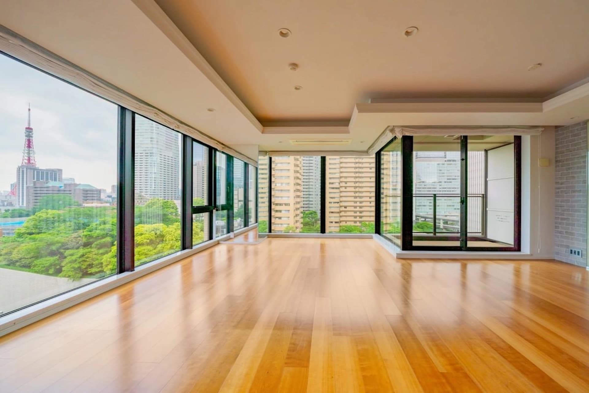 Park Court Akasaka Sakurazaka3.jpg