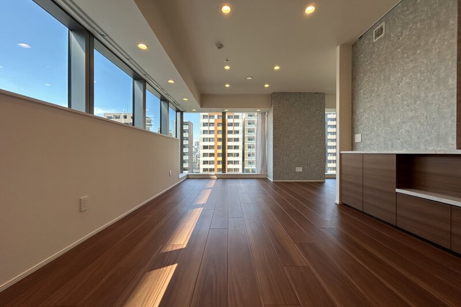 Shirokane The Sky East Building 4.jpg