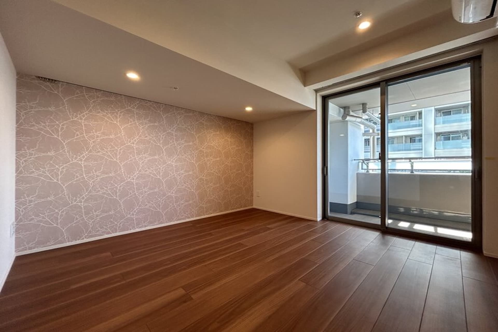 Shirokane The Sky East Building 1.jpg