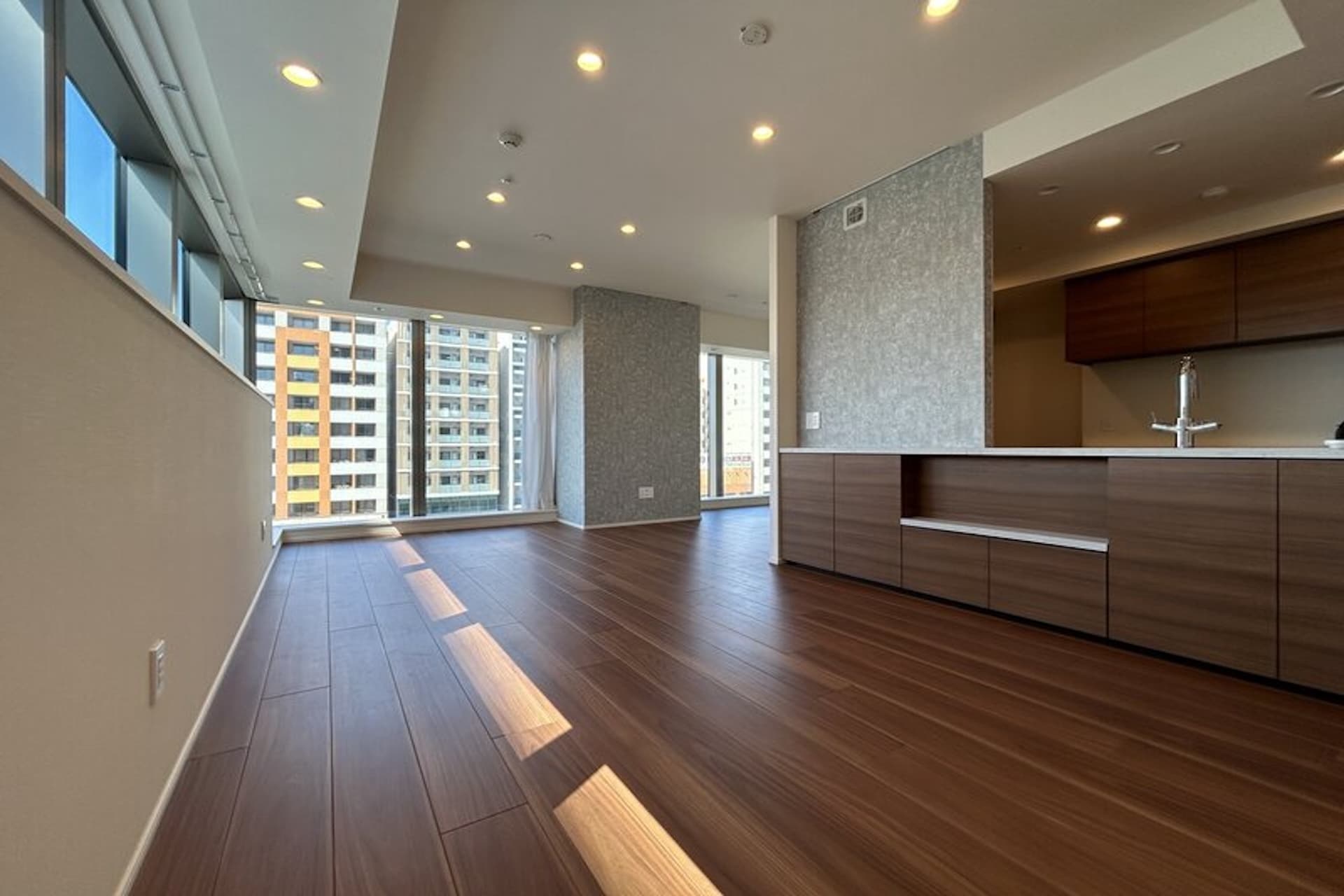 Shirokane The Sky East Building 2.jpg