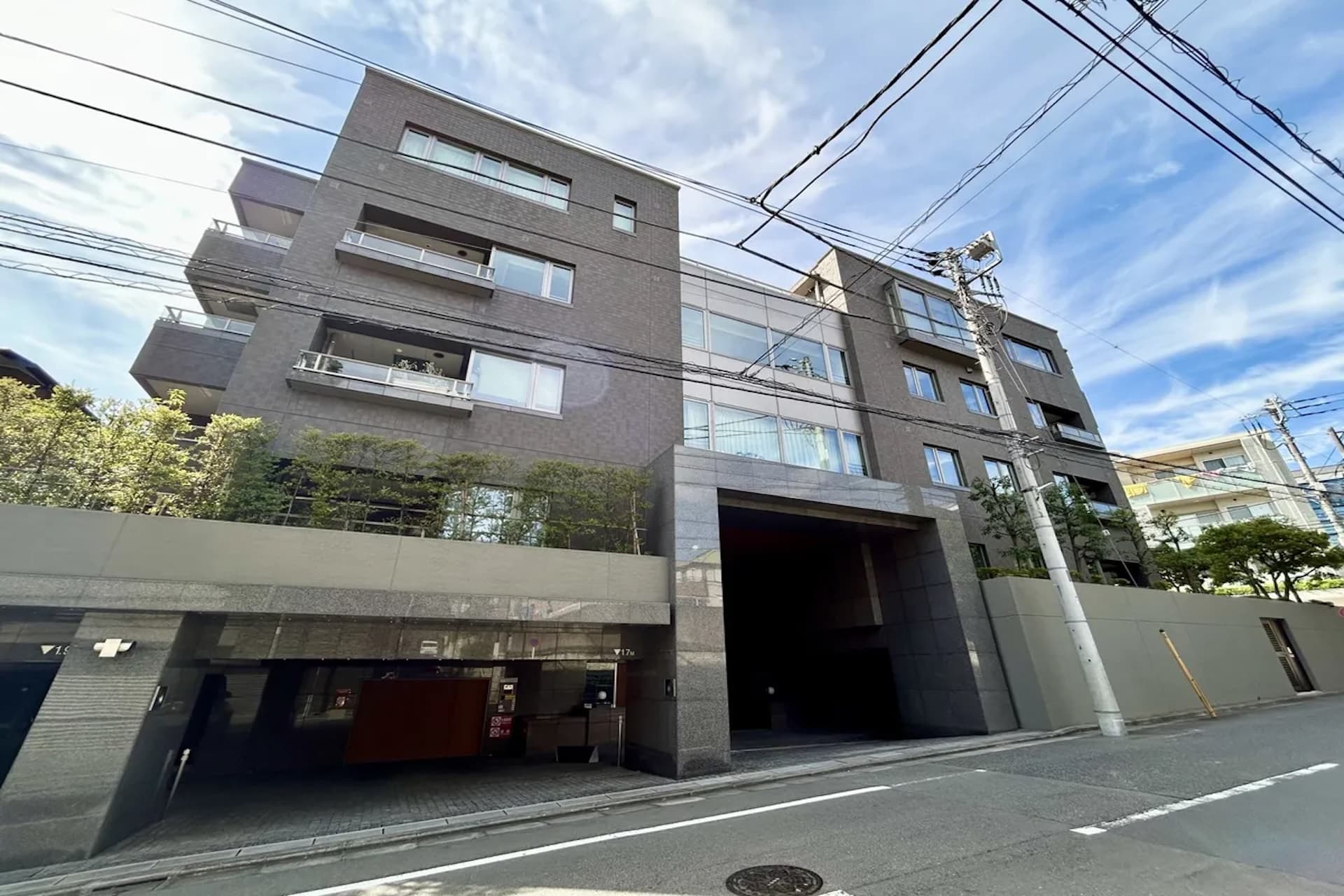 Park House Nanpeidai Court Residence2.jpg