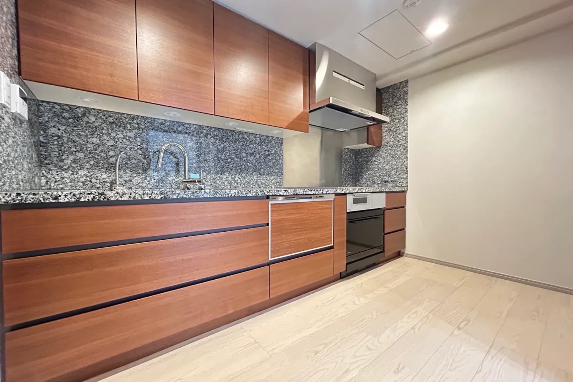 Park House Nanpeidai Court Residence4.jpg