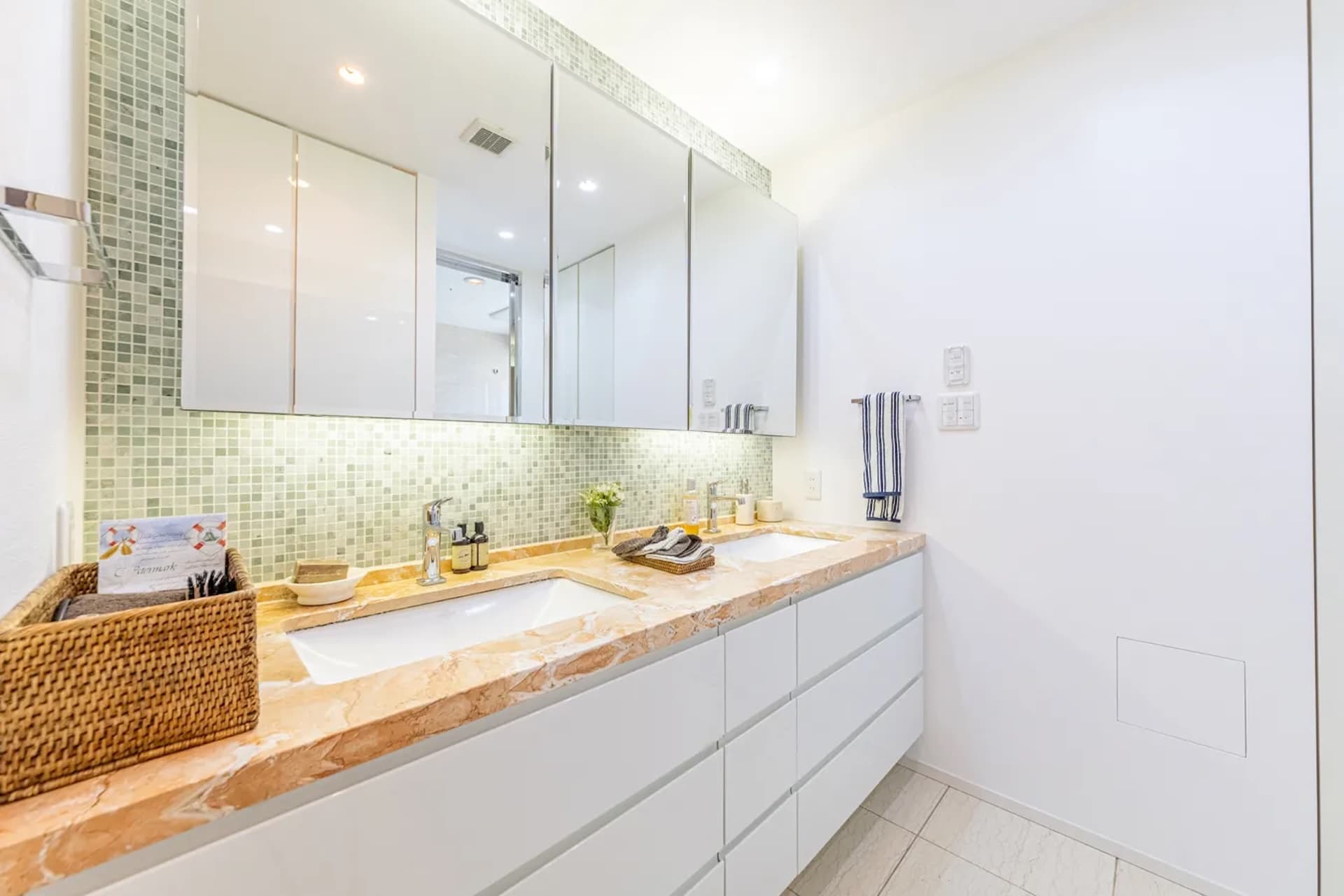 Hiroo Garden Forest Building B6.jpg