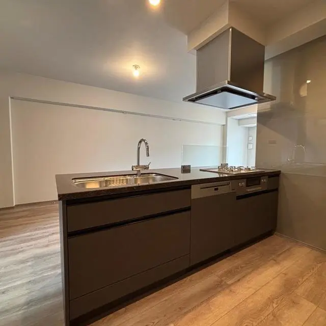 Le UnDeux Minami-Aoyama 502 4.webp