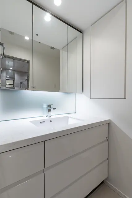 World Tower Residence 1813 6.webp