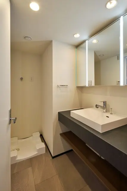 White Tower Hamamatsucho6.webp