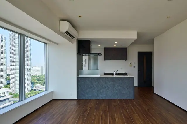 White Tower Hamamatsucho3.webp