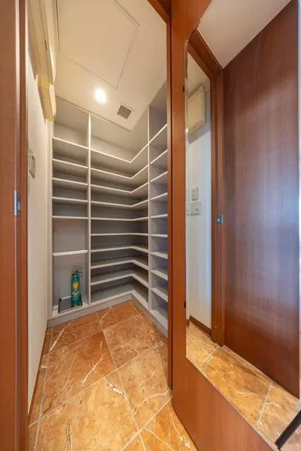 Aoyama Park Tower1808 3.webp