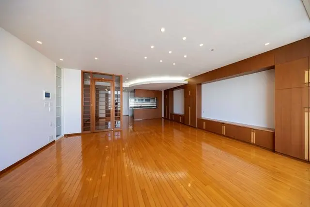 Aoyama Park Tower1808 2.webp