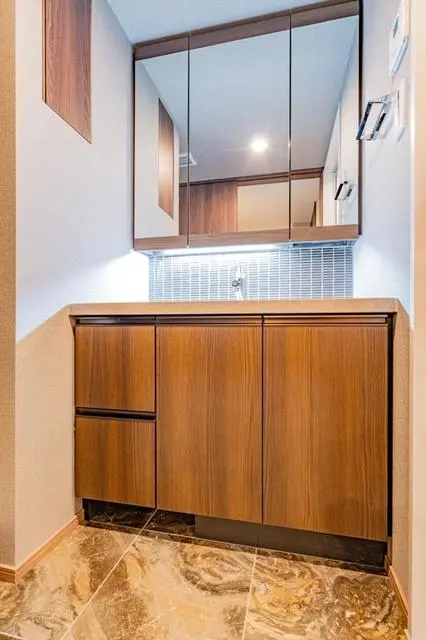 Opus Residence Minami-Aoyama 404 7.webp