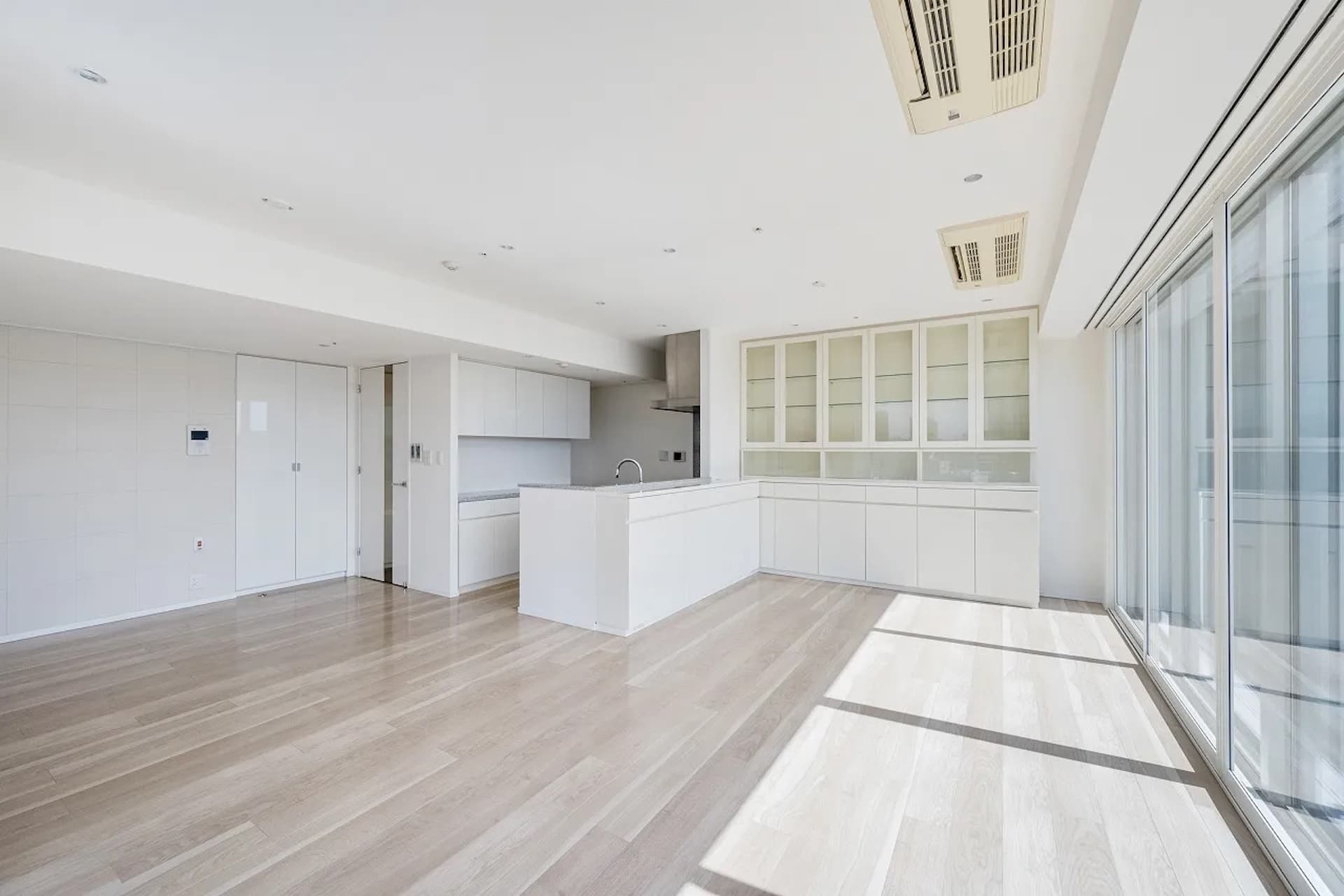 THE ROPPONGI TOKYO 9.jpg