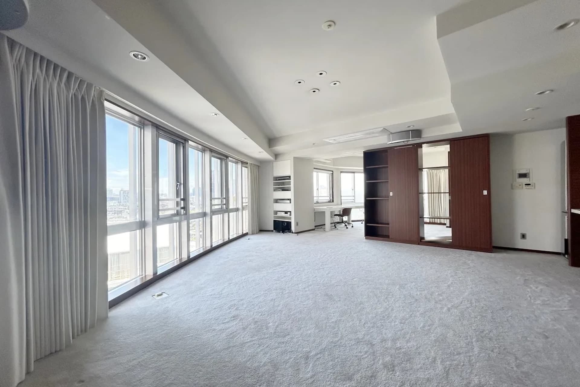 D'Grance Nishiazabu High Valley 12.jpg