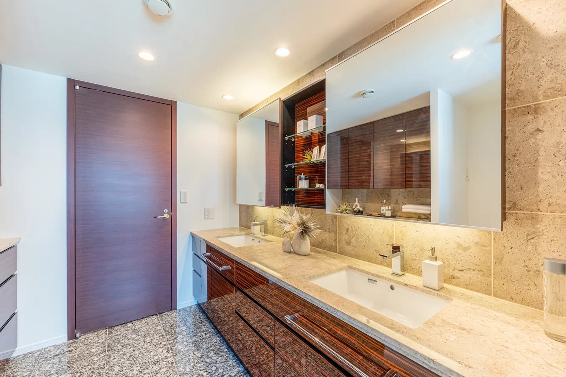 City Tower Azabujuban 12.jpg