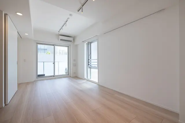 IPSE Shirokane 302 2.webp